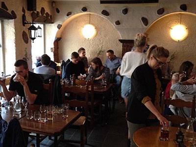 Romsmagning hos Highlanders Bar