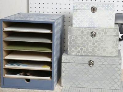 Reol og æskesæt med stilet vintagelook